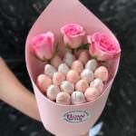 С подарками и сладостями